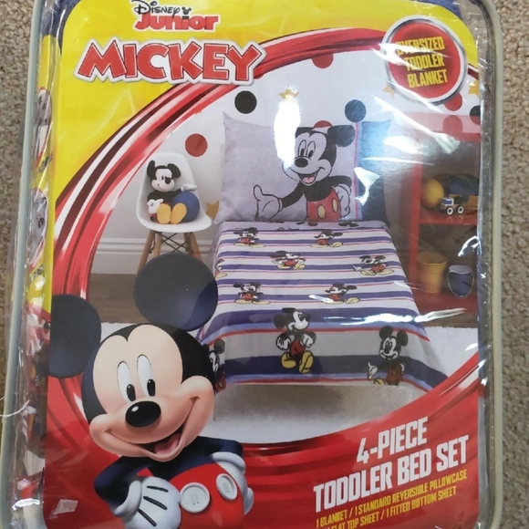 Disney junior Mickey 4 piece toddler bed set - Picture 1 of 5